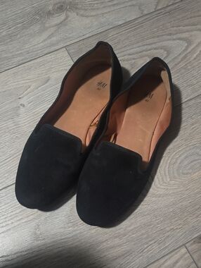 H&M Black Suede-Look Women’s Slip-On Flats
